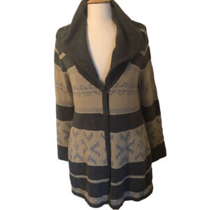 Willow & Clay Boho Aztec print tight knit cardigan w/oversized collar size M